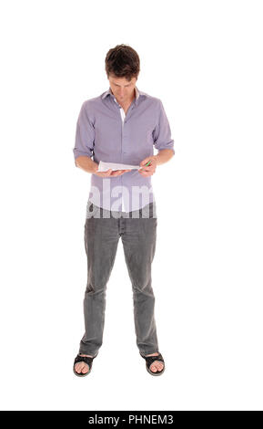 Jungen kaukasischen Mann und Lesen Stockfoto