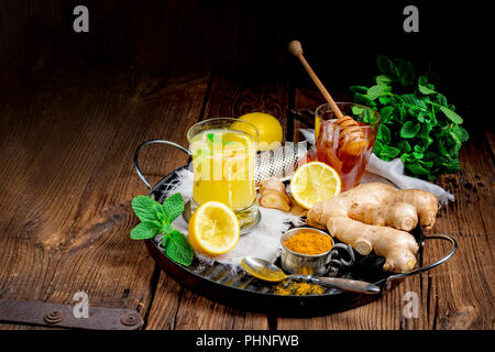 Ingwer Limonade mit Honig und Zitronen Stockfoto