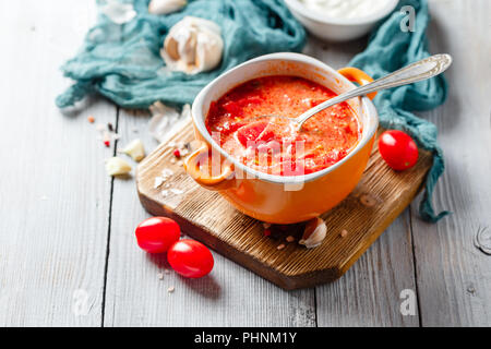 Borsch - ukrainische und russische nationale rote Suppe Stockfoto