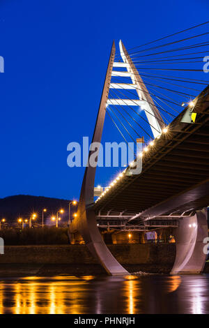 Marian Brücke über den Fluss Labe Stockfoto