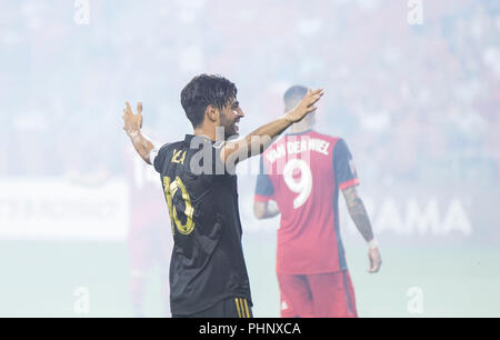 Toronto, Kanada. 1. Sep 2018. Carlos Vela (Vorne) von Los Angeles Fußball Club feiert zählen während der 2018 Major League Soccer (MLS) Übereinstimmung zwischen Toronto FC und Los Angeles Football Club am BMO Feld in Toronto, Kanada, Sept. 1, 2018. Toronto FC verlor 2-4. Credit: Zou Zheng/Xinhua/Alamy leben Nachrichten Stockfoto