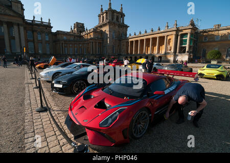 Woodstock, Oxfordshire, UK. 02 Sep, 2018. Salon Prive Concours, Blenheim Palace Classic und Supercar Ereignis, Woodstock, Oxfordshire, 2. Sep 2018 Credit: Stanislav Halcin/Alamy leben Nachrichten Stockfoto