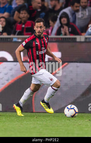 Mailand, Italien. 31 Aug, 2018. Hakan Calhanoglu (Mailand) während Erie der Italienischen eine "Übereinstimmung zwischen Mailand 2-1 Roma auf Giuseppe Meazza Stadion am 31. August 2018 in Mailand, Italien. (Foto von Maurizio Borsari/LBA) Quelle: Lba Co.Ltd./Alamy leben Nachrichten Stockfoto