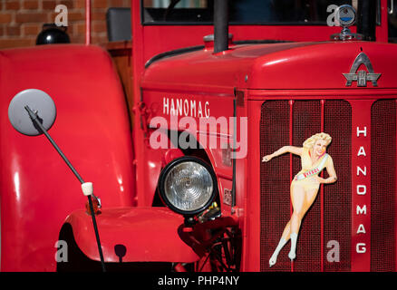 Sehnde Wehmingen, Deutschland. 02 Sep, 2018. 02.09.2018, Niedersachsen, Sehnde-Wehmingen: Ein roter Oldtimer können am 15 Hanomag Oldtimer gesehen werden. Credit: Peter Steffen/dpa/Alamy leben Nachrichten Stockfoto