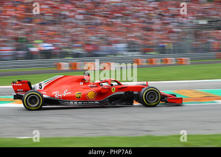 Monza, Italien. 2. September 2018. Sebastian Vettel von Deutschland und die Scuderia Ferrari auf der Spur während der Formel Eins Grand Prix von Italien: Marco Canoniero/Alamy leben Nachrichten Stockfoto