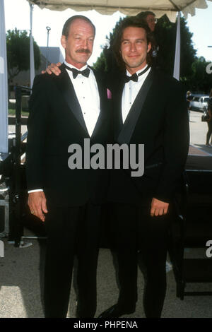 PASADENA, Ca - 30. August: Schauspieler John Corbett nimmt an der 44. jährlichen Primetime Emmy Awards am 30. August 1992 in Pasadena Civic Auditorium in Pasadena, Kalifornien. Foto von Barry King/Alamy Stock Foto Stockfoto