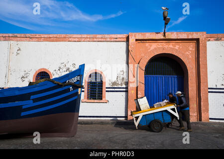 Essaouira, auch als Mogador genannt, ist ein beliebtes Reiseziel in Nordafrika Stockfoto