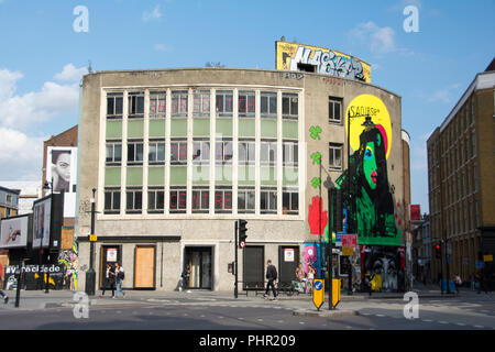 Äußere Aufnahme der Street Art auf Shoreditch soziales Zentrum und Rot Galerie Rivington Street, London, EC2, UK Stockfoto