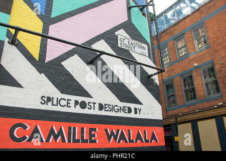 Camille Walala's Traum Gebäude auf Singer Straße kommen, neben der alten Straße Kreisverkehr im East End von London, Großbritannien Stockfoto