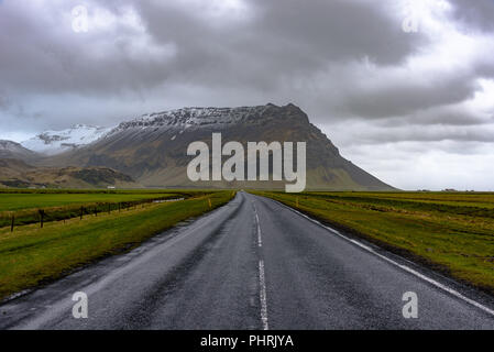 Die Route 1 Ring Road im Süden von Island in einer stürmischen Frühling Stockfoto
