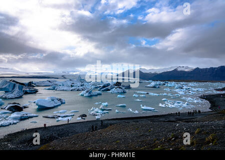 Eisberge in Jokulsarlon Lagune in Island Stockfoto