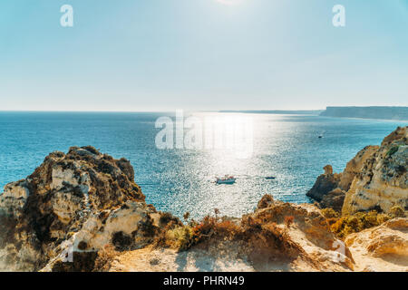 Wunderschöne Bucht felsige Landschaft in der Stadt von Lagos, Algarve, Portugal Stockfoto
