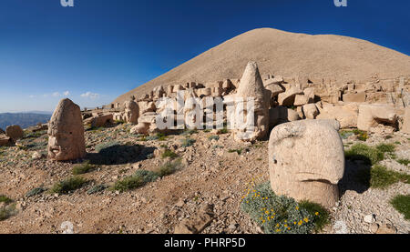 Statue, von froint, eines Adlers, Herakles & Apollo und Zeus (links),, West Terrasse, Berg Nemrut oder Nemrud Dagi Stockfoto