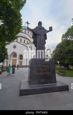 Belgrad, Serbien - Mai 04, 2018: Saint Sava Monument und Tempel des Heiligen Sava hinter sich. Stockfoto