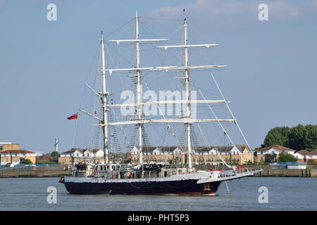 Sail Training Ship Lord Nelson gesehen die Themse nach London nach Abschluss des Herrn Dannatt runde Großbritannien Herausforderung Stockfoto