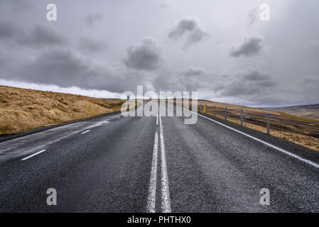 Route 1 in den Norden Islands an einem stürmischen Tag Stockfoto