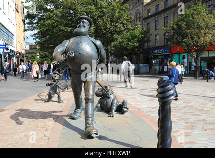 Statue von Desperate Dan, der wilde Westen Charakter aus der Dandy, in Dundee, wo seine Verlage, GLEICHSTROM, Thomson basieren, in Schottland, Großbritannien Stockfoto