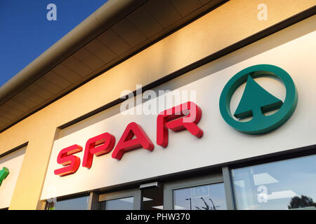 Neue Spar Shop vordere Einheit an Thurcroft Shopping Precinct Stockfoto