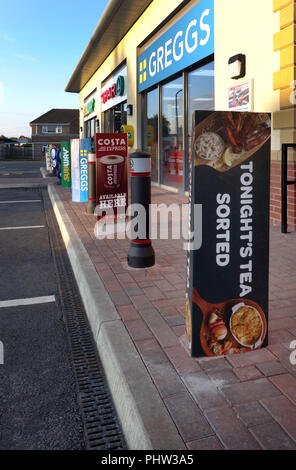 Neuen Shop Unterkünfte im Thurcroft Shopping Precinct Stockfoto