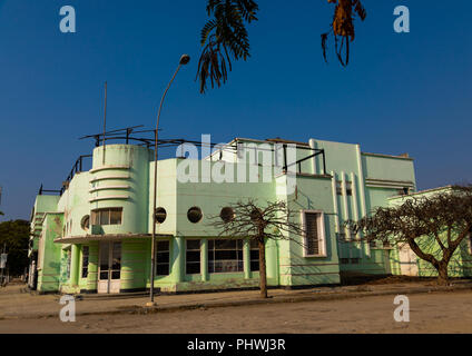 Art déco-portugiesischen Kolonialstil Gebäude, das früher Cine Teatro Imperium, Provinz Benguela, Lobito, Angola Stockfoto