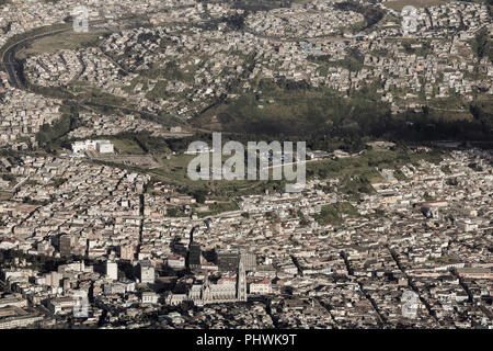 Hohen Winkel scenic Überblick über Quito, Ecuador Stockfoto