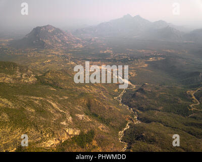 Luftaufnahme von Serra da leba in Tundavala Lücke, Huila Provinz, Humpata, Angola Stockfoto