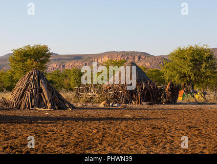 Himba Hütten, Cunene Provinz, Oncocua, Angola Stockfoto