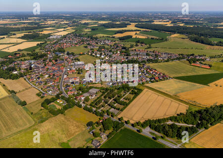 Überblick über dolberg von Osten mit neuen Wohnsiedlung Lange Wand, Ostdolberg, Ahlen, Ruhrgebiet, Nordrhein-Westfalen, Deutschland, DEU, Europa, Antenne vie Stockfoto