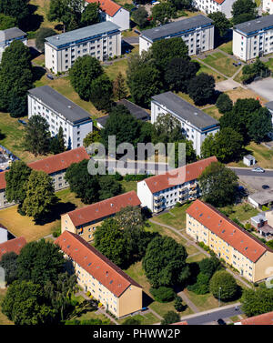 Reihenhäuser und Mehrfamilienhäuser Bürgermeister-Corneli-Ring, Von-Guericke-Straße, Ahlen, Ruhrgebiet, Nordrhein-Westfalen, Deutschland, DEU, Europa, Antenne Stockfoto