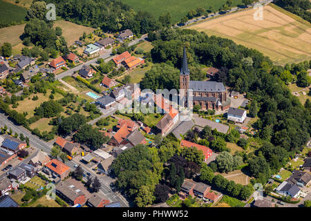 Kirche St. Pankratius Vorhelm, Ahlen, Ruhrgebiet, Nordrhein-Westfalen, Deutschland, DEU, Europa, Luftaufnahme, Vögel-Augen-blick, Luftaufnahme, Aerial photog Stockfoto