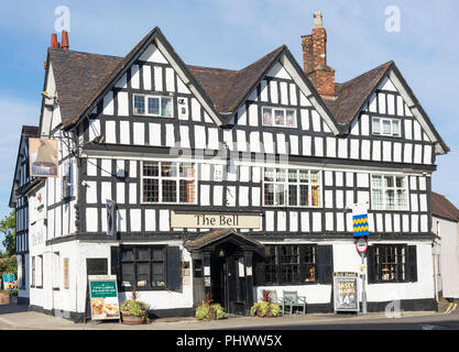 Das Bell Hotel aus dem 17. Jahrhundert, Church Street, Stroud, Gloucestershire, England, Vereinigtes Königreich Stockfoto