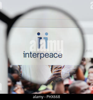 Mailand, Italien - 20 August 2018: Interpeace Homepage. Interpeace Logo sichtbar. Stockfoto