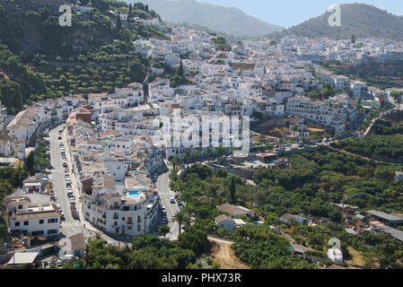 Ansicht von oben weiß getünchten Häusern und Gebäuden Frigiliana Costa Del Sol Andalusien Spanien Stockfoto