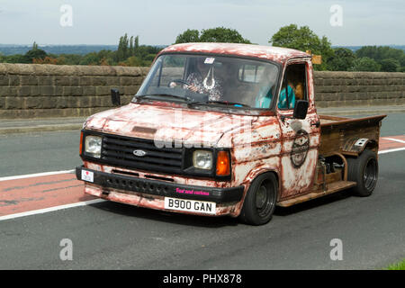 B900 GAN Ford Transit 100 klassische Autos, Veteran, restauriert, Auto, Classic, Fahrzeug, Vintage, Auto, Alte, Transport, retro, Transport, Großbritannien Stockfoto