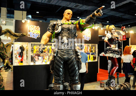 Fiction Super-bösewicht Action Figur Charakter der Fluch von DC Filme und Comics. Bane Action Figur Spielzeug in verschiedenen größe Display für die Öffentlichkeit. Stockfoto