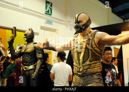 Fiction Super-bösewicht Action Figur Charakter der Fluch von DC Filme und Comics. Bane Action Figur Spielzeug in verschiedenen größe Display für die Öffentlichkeit. Stockfoto