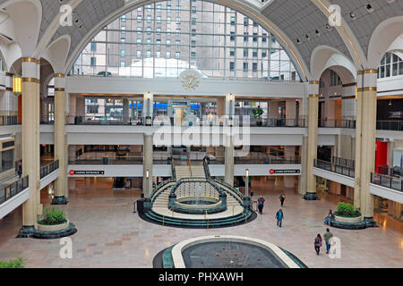 Innenraum der wichtigsten gemeinsamen Bereich der Tower City Center in Downtown Cleveland, Ohio, USA. Stockfoto