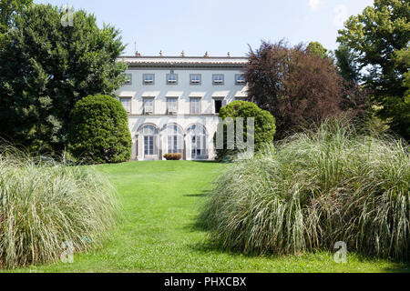 Die grabau Villa, in Lucca (Toskana, Italien). Neoklassizistisches Gebäude, die Villa präsentiert für die Besucher zu sehen, ein neun Hektar angelegten botanischen Garten. Stockfoto