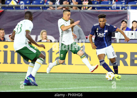 September 1, 2018; Foxborough, MA, USA; New England Revolution vorwärts Juan Agudelo (17) in einem MLS-Match zwischen Portland Timbers und New England Revolution am Gillette Stadium. Das Spiel wurde zu einem abgehobenen Betrag 1-1 gespielt. Anthony Nesmith/CSM Stockfoto