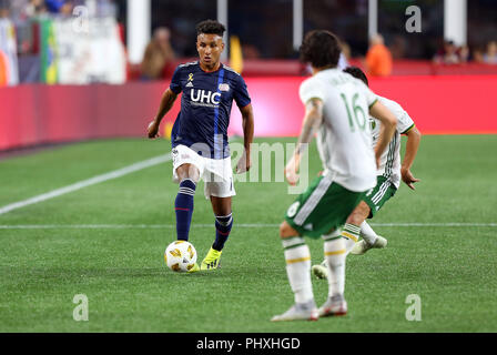 September 1, 2018; Foxborough, MA, USA; New England Revolution vorwärts Juan Agudelo (17) in einem MLS-Match zwischen Portland Timbers und New England Revolution am Gillette Stadium. Das Spiel wurde zu einem abgehobenen Betrag 1-1 gespielt. Anthony Nesmith/CSM Stockfoto