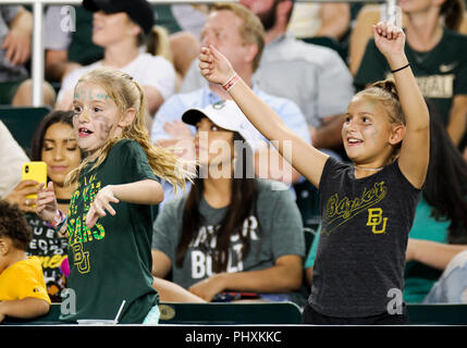 Waco, Texas, USA. 1 Sep, 2018. Während der zweiten Hälfte der NCAA Football Spiel zwischen der Abilene Christian Wildkatzen und Baylor Bären an McLane Stadion in Waco, Texas. Matthew Lynch/CSM/Alamy leben Nachrichten Stockfoto