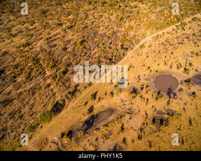 Die Grenze der Hwange Nationalpark ist aus der Luft gesehen. Stockfoto