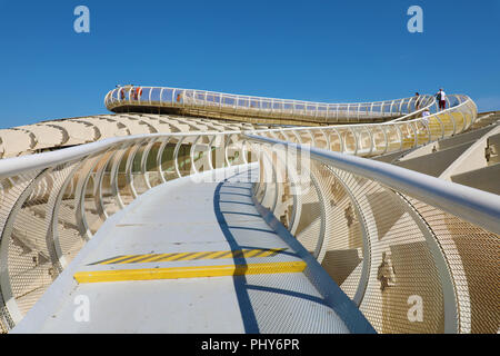 Sevilla, Spanien - 14. JUNI 2018: Metropol Parasol (Setas de Sevilla) Sicht der Stadt Sevilla, Spanien Stockfoto