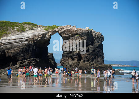 Playa de Catedrales oder am Strand der Kathedralen, Galizien, Spanien. Stockfoto