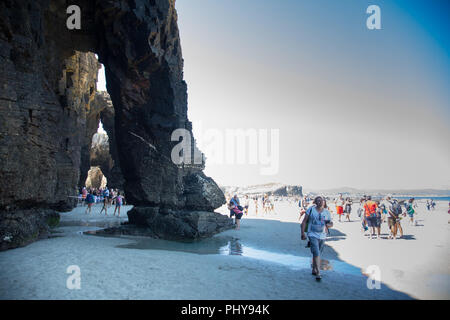 Playa de Catedrales oder am Strand der Kathedralen, Galizien, Spanien. Stockfoto