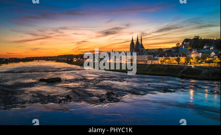 Sonnenuntergang Bild von Blois und die Loire, Frankreich Stockfoto