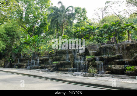 Die Dekoration des Wasserdekors befindet sich im Botanischen Garten Kuala Lumpur Perdana in Malaysia. Stockfoto