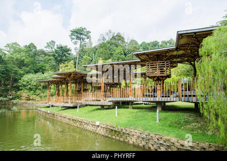 Kuala Lumpur, Malaysia - August 31,2018: Malerische Aussicht auf Kuala Lumpur Perdana Botanischen Gärten, mit der Sicht des Bambus Playhouse. Stockfoto