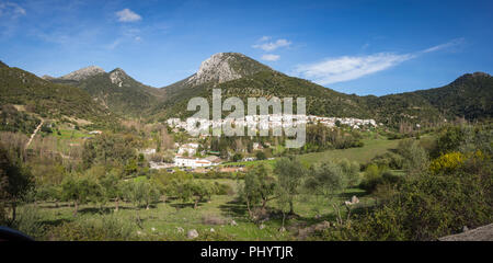 Benamahoma, Spanien, eine publo Blanco (weißes Dorf) in der Nähe von El Bosque, Spanien Stockfoto