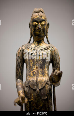 Foto zeigt ein Detail der Ständigen Kannon, die stammt aus dem 7. Jahrhundert, auf dem nezu Museum für Kunst in, Tokio, Japan am 17. Sept. 20 Stockfoto